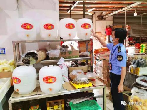 查扣各類酒超1000斤，塘廈開展酒類整治專項行動保障食品安全